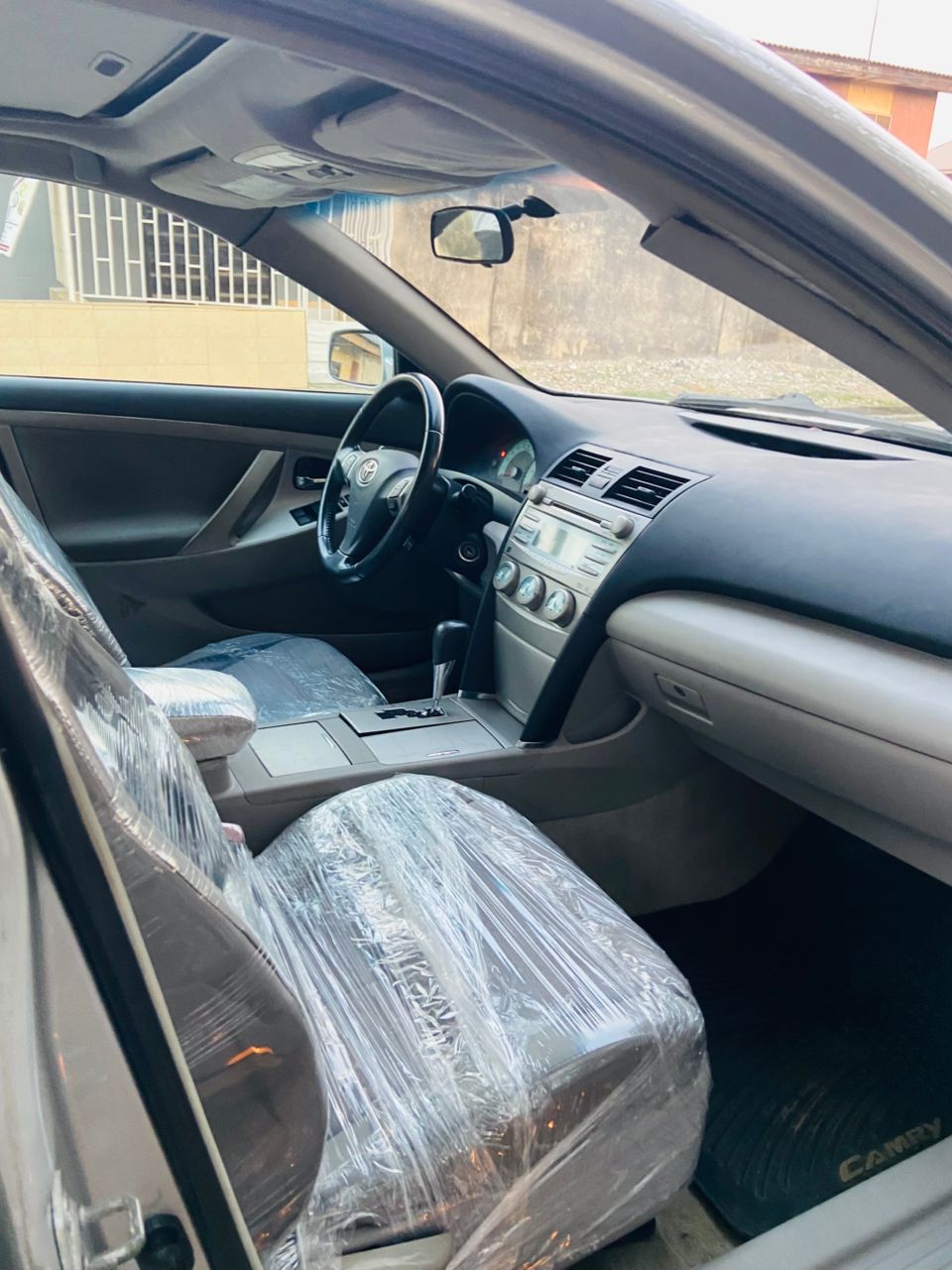 
								Toyota Camry XLE full									