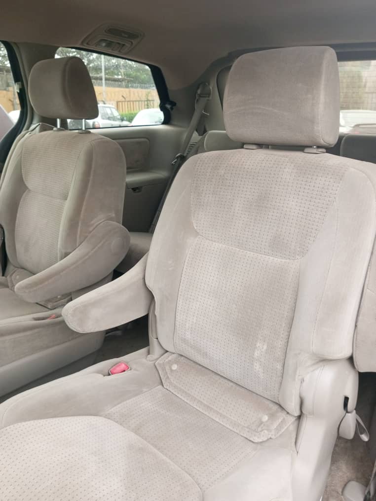 
								Toyota Siena LE full									