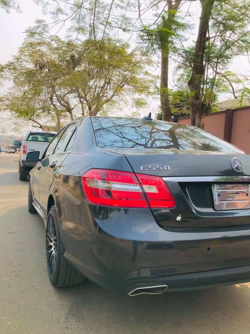 
								Mercedes-Benz E550 (W212) full									