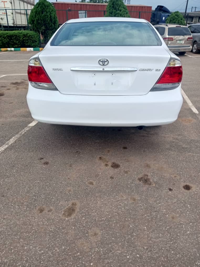 
								Toyota Camry full									