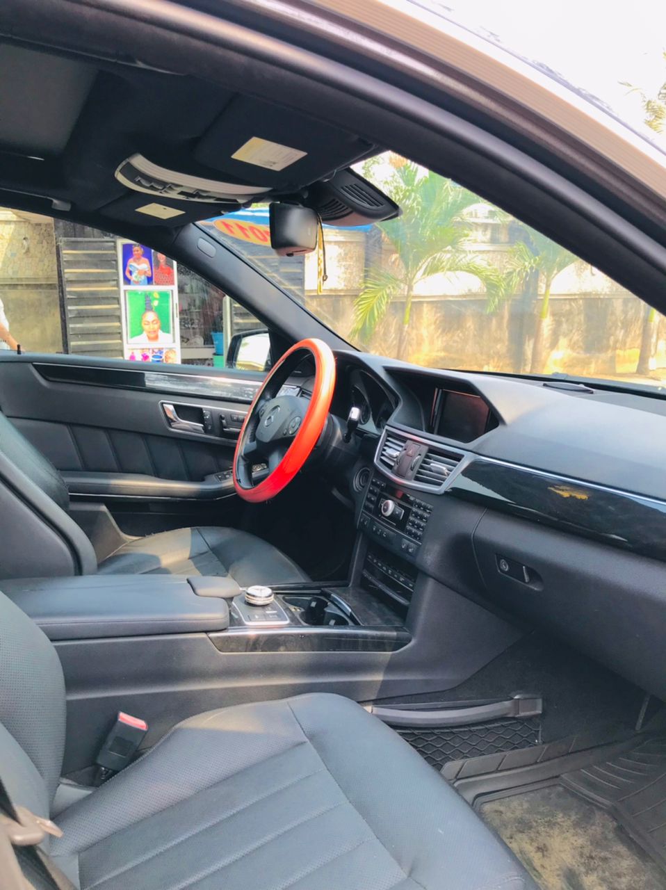 
								Mercedes-Benz E550 (W212) full									