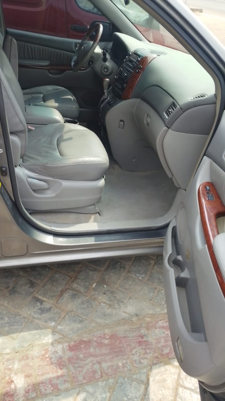 
								2024 Toyota Sienna LE full									